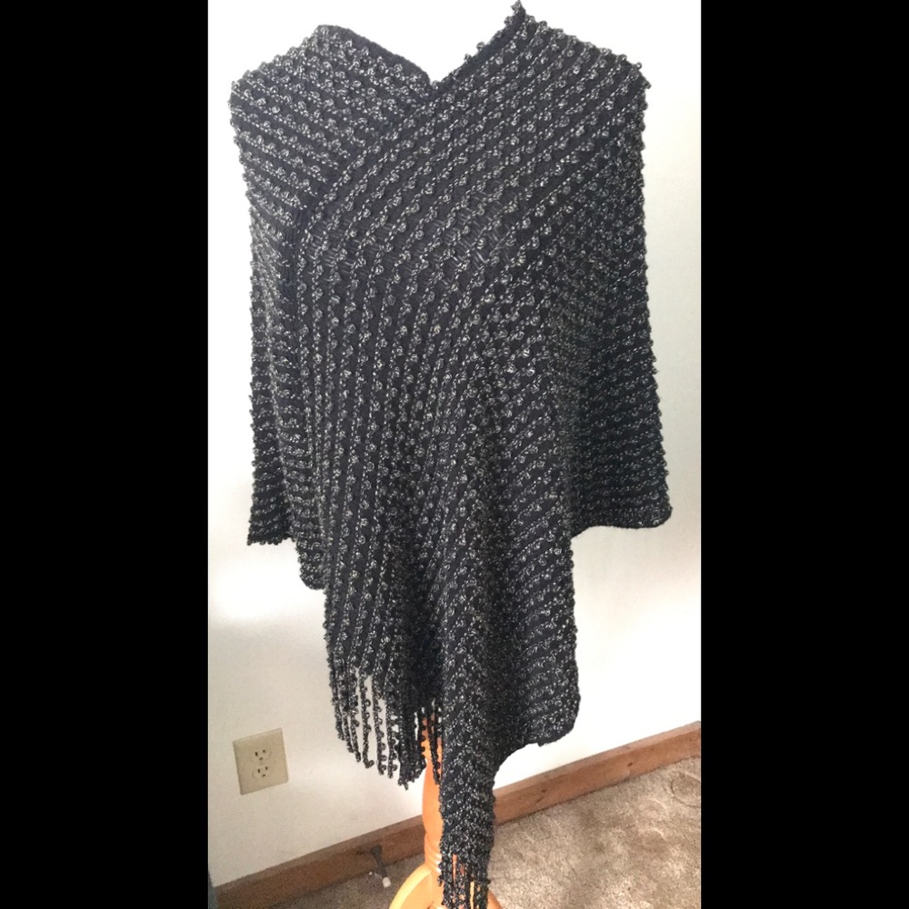 Lightweight Black/Gold Poncho NWT